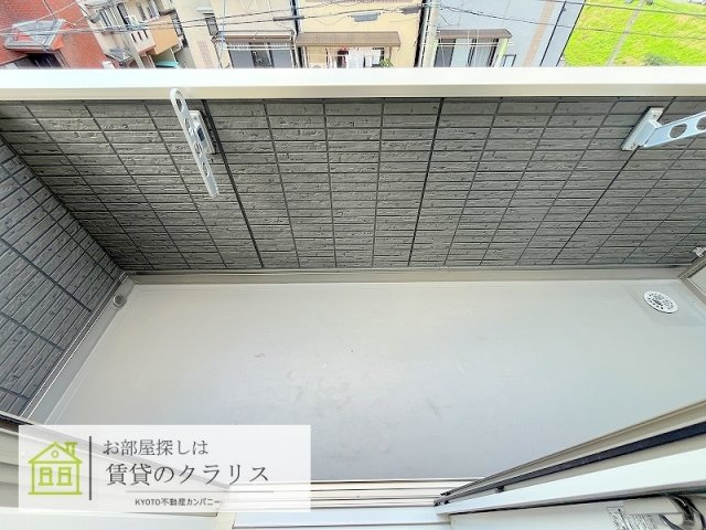 GRAMM桂北滝川C棟のバルコニー
