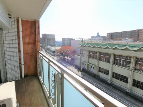 福岡市博多区吉塚８丁目の賃貸マンションのバルコニー
