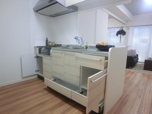 福岡市博多区吉塚８丁目の賃貸マンションの居間・リビング|物件の画像4