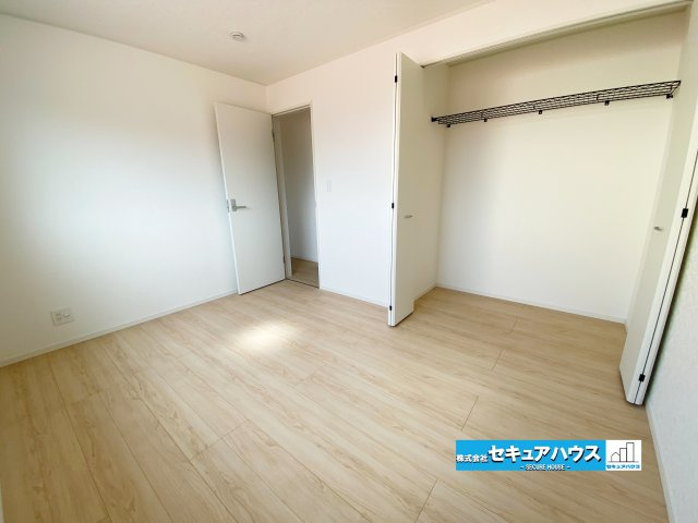 【今すぐご案内可能】東浦町大字生路　全4棟の洋室|【洋室6帖】
◆お子様のお部屋や主寝室、来客時の宿泊室、趣味のお部屋としてもご利用いただけます♪