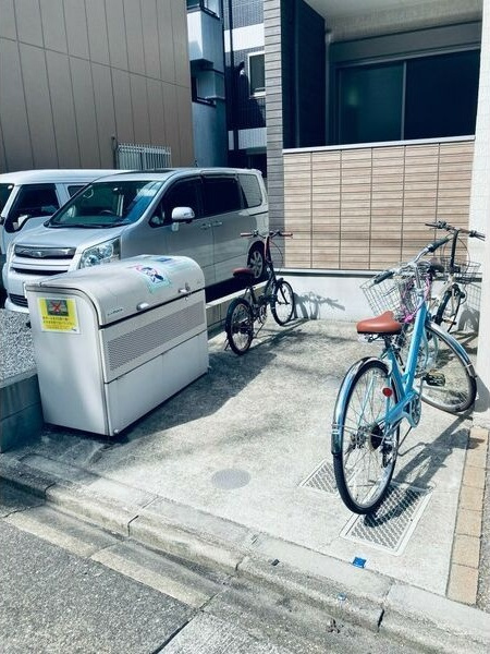 i-CUBE