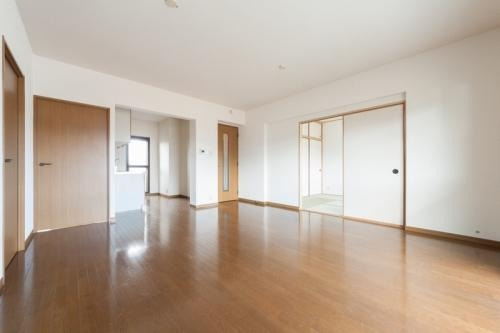 福岡市早良区田村２丁目の賃貸マンションの居間・リビング|物件の画像3