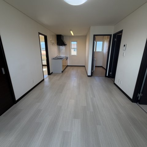 アーバンコート山下町壱番館の居間・リビング