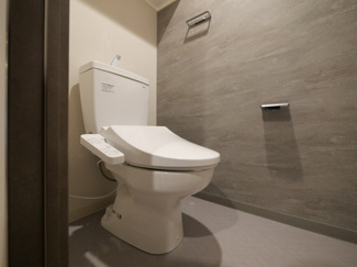 【トイレ】 | Park Lane Kujo | 落ち着いた色調のトイレです