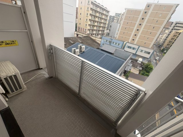 ドライバウム江坂のバルコニー