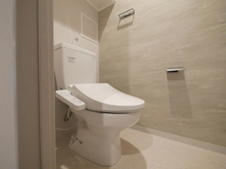 【トイレ】 | Park Lane Kujo | 落ち着いた色調のトイレです