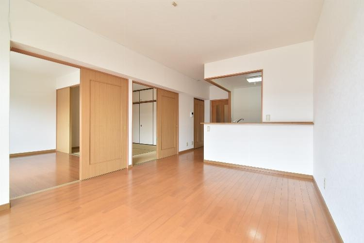 福岡市早良区荒江３丁目の賃貸マンションの居間・リビング|物件の画像3
