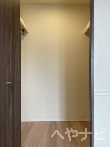 【収納】 | Sieben Yotsuya | ★たっぷり収納のウォークインクローゼット
