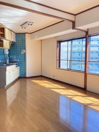 福岡市南区井尻１丁目の賃貸マンションの居間・リビング|物件の画像3