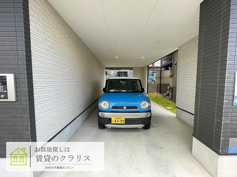 グランパシフィック寺戸スクエアの駐車場