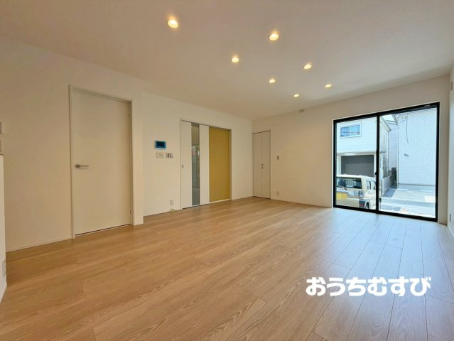 北区六が池町2期(全1棟)の居間・リビング