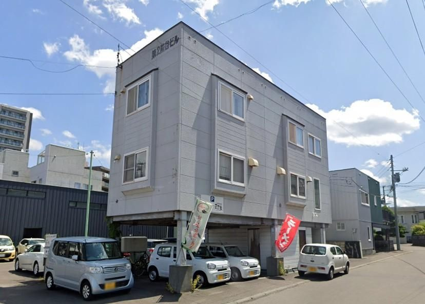 札幌市中央区南十四条西１６丁目のビル