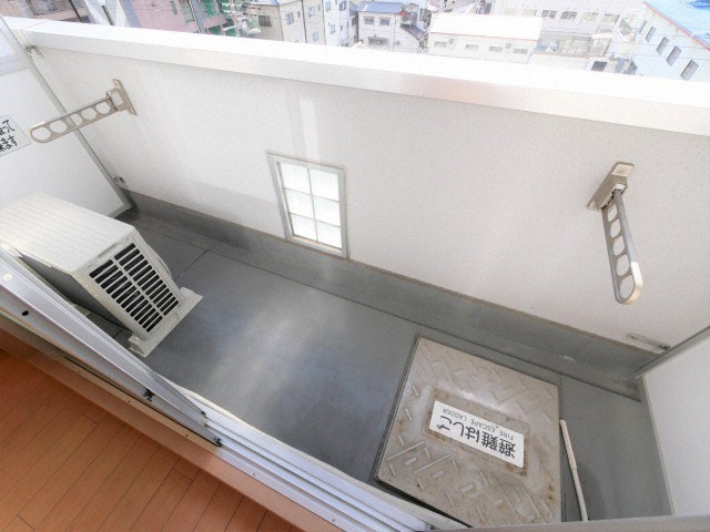 大阪市城東区今福西４丁目の賃貸マンションのバルコニー
