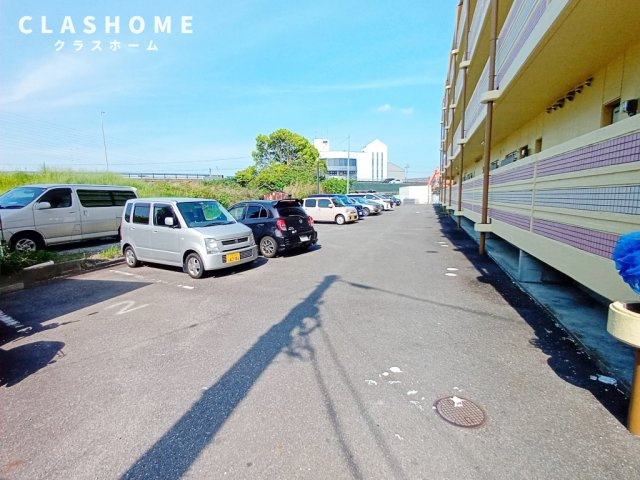 ロイヤルマンション　　刈谷市近郊の賃貸ならクラスホーム刈谷店の駐車場