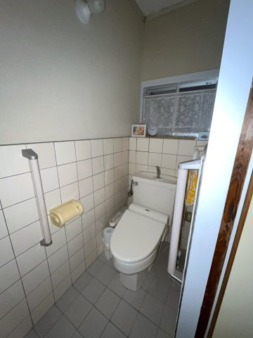 笠岡市富岡売家2のトイレ