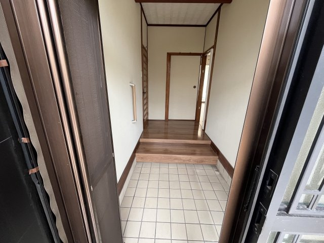 笠岡市富岡売家2の玄関