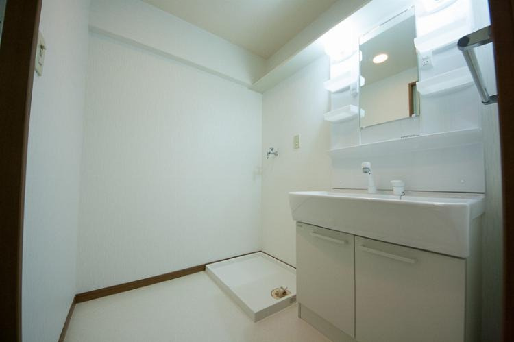 福岡市南区長丘２丁目の賃貸マンションの洗面所|物件の画像9