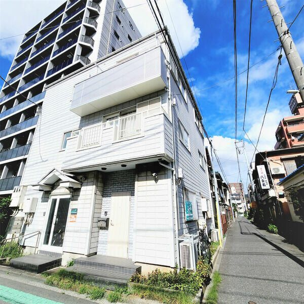 石山ビルの外観