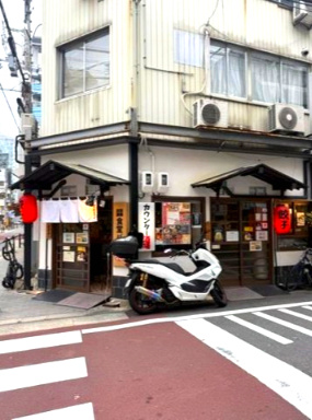 東興ビルの外観