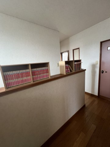 津山市山方 4LDK 中古住宅の内装|２階廊下