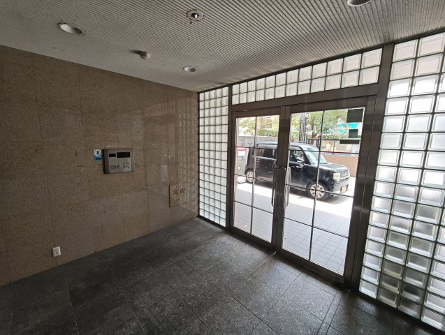 【エントランス】アスライフ湊川公園