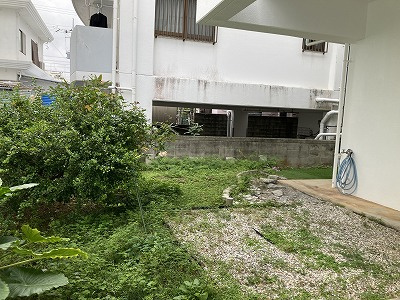 北谷町北谷2丁目　賃貸併用住宅の庭|賃貸中部分です