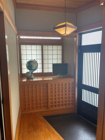 北谷町北谷2丁目　賃貸併用住宅の玄関