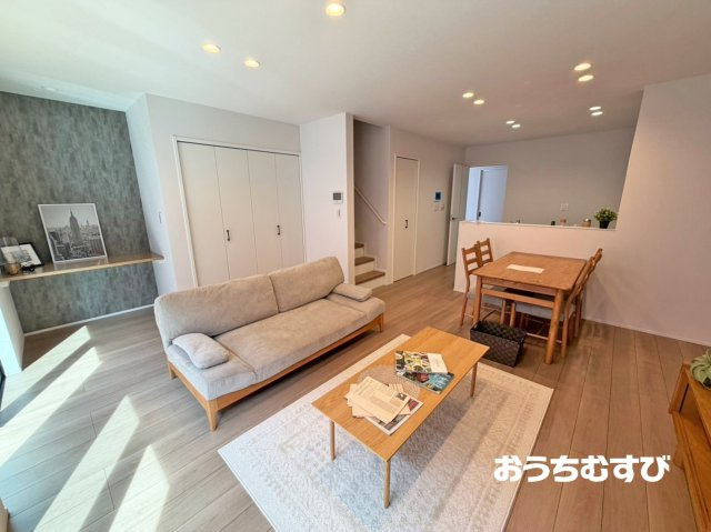 春日井市高山町7期(全6棟)の居間・リビング