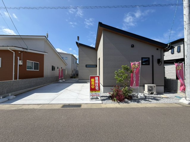 ルミナスガーデン宇多津町Ⅱ11号地の駐車場