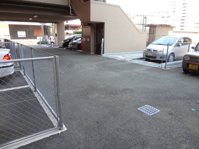 エバーライフ久留米中央の駐車場|駐車場に車を止められます