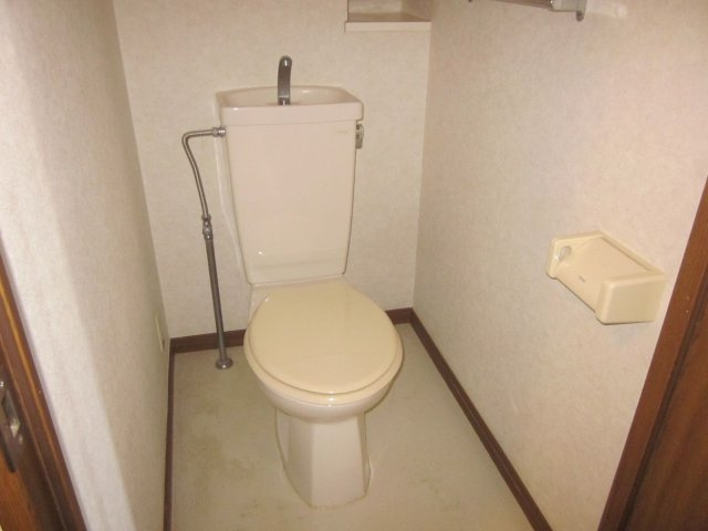 エバーライフ久留米中央のトイレ|清潔感のあるトイレです※別号室の写真になります