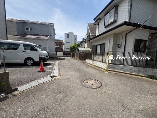 戸建 西東京市ひばりが丘北４丁目の前面道路含む現地写真