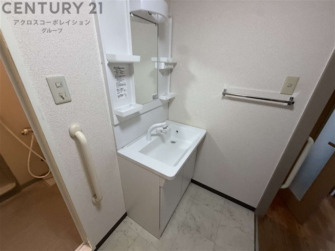 独立洗面化粧台付きでおすすめです！
