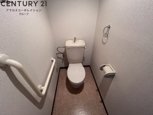 温水洗浄便座付きのトイレです♪