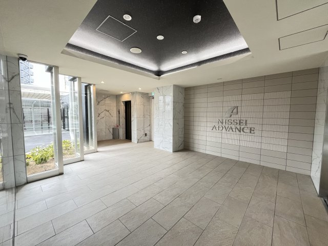 【ロビー】アドバンス江坂東デパール