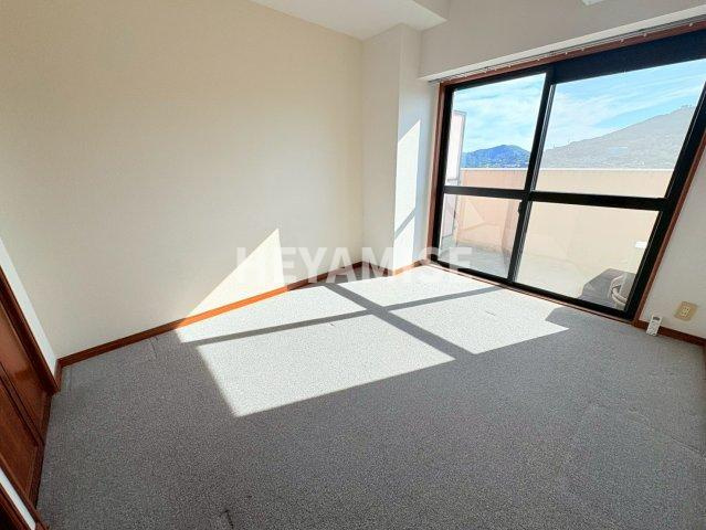 ビバシティ西坂の丘の洋室