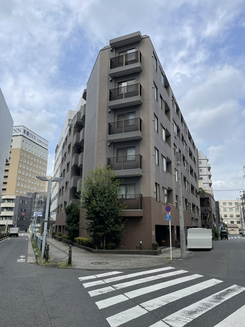 ルピナス王子駅前の外観
