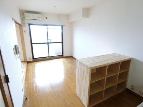 福岡市東区原田１丁目の賃貸マンションの居間・リビング|物件の画像3