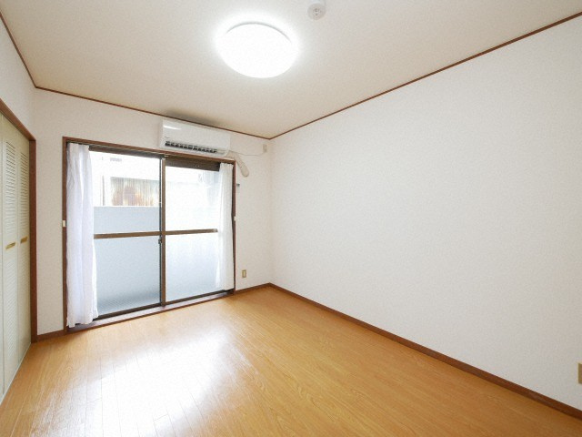 サニーハイツ住吉の洋室