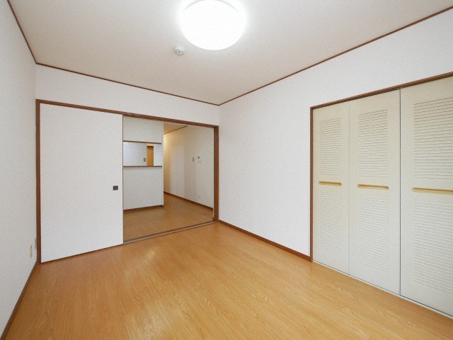 サニーハイツ住吉の洋室