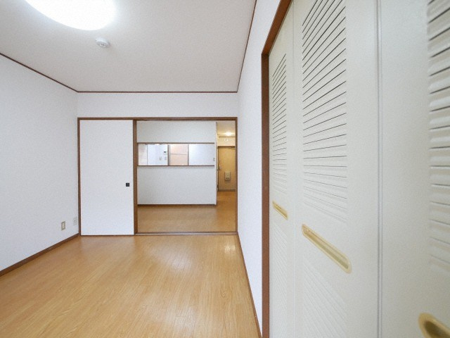 サニーハイツ住吉の洋室