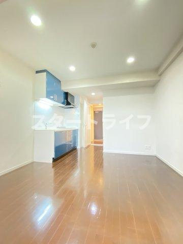 大阪市淀川区宮原２丁目の賃貸マンションの居間・リビング