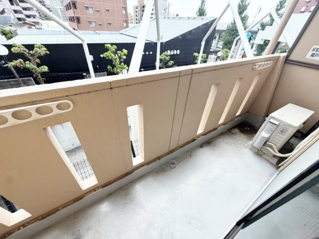 グリーンヒル江坂のバルコニー
