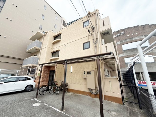グリーンヒル江坂の外観