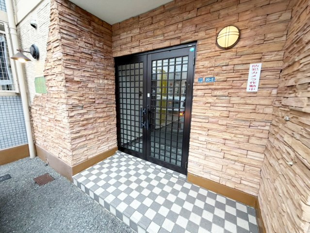 グリーンヒル江坂のエントランス