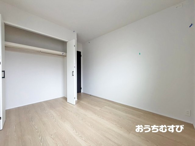 春日井市東野町7期(全3棟)の洋室