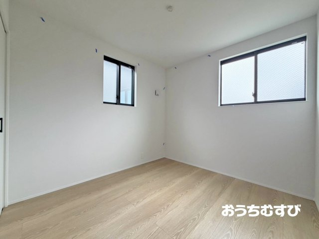 春日井市東野町7期(全3棟)の洋室