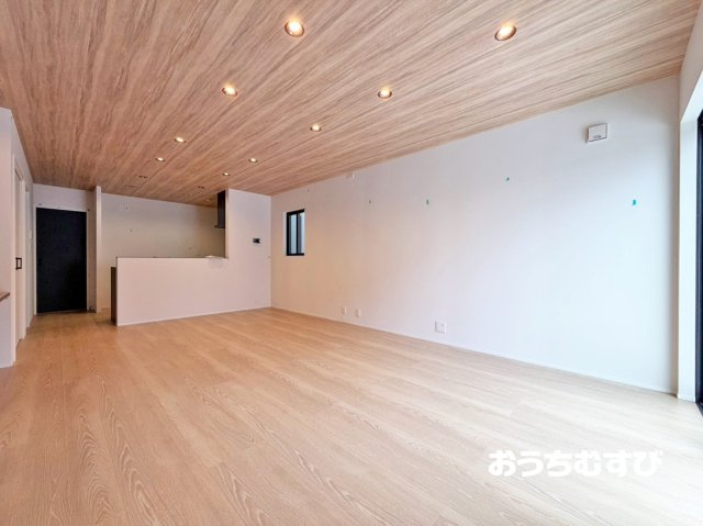 春日井市東野町7期(全3棟)の居間・リビング