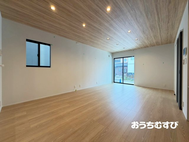 春日井市東野町7期(全3棟)の居間・リビング