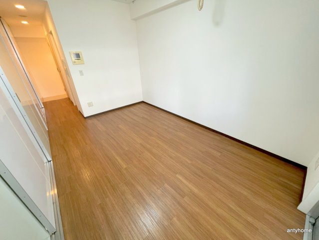 アーバンフラッツ瓦町　仲介手数料無料の居間・リビング